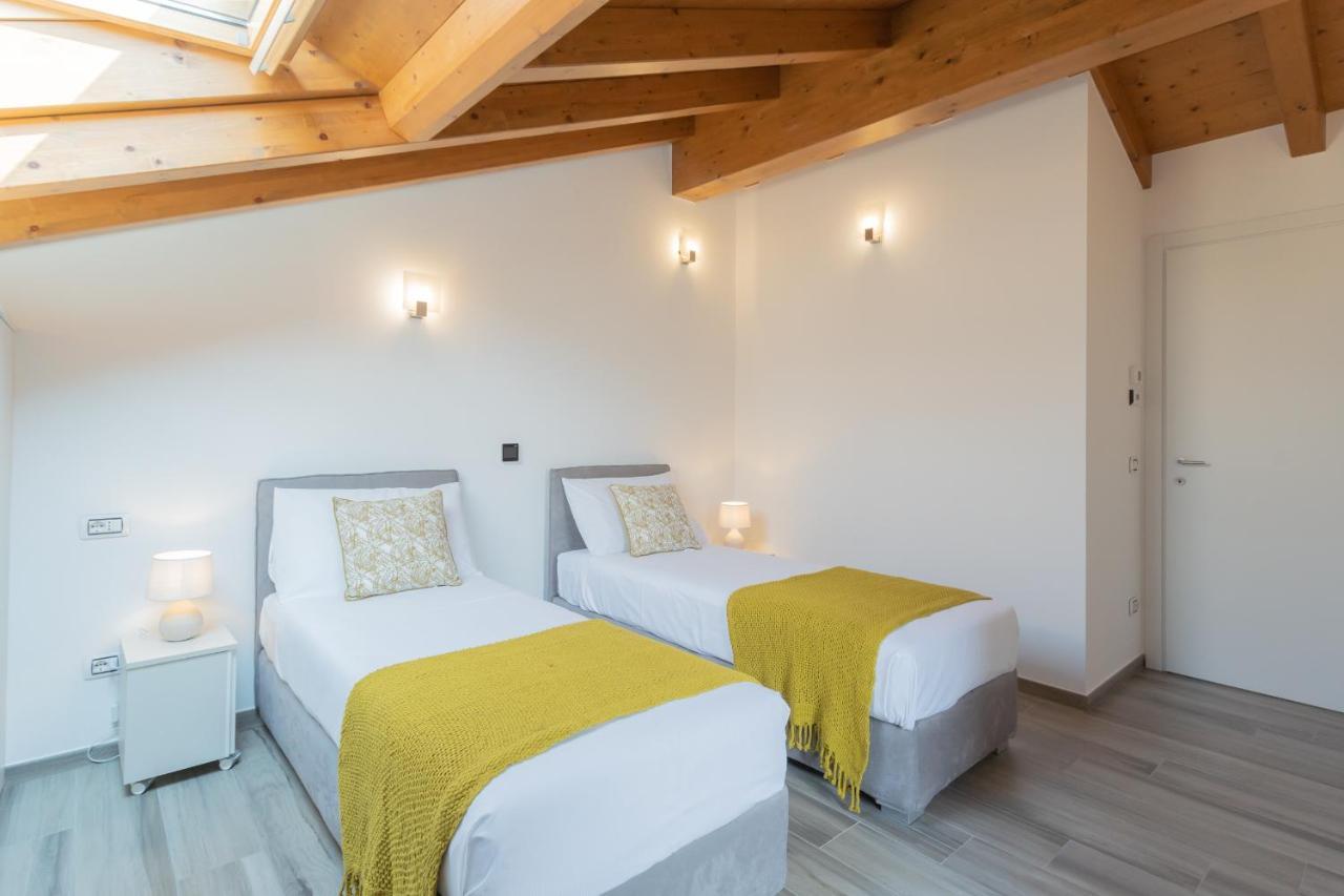 Dream Lake Apartments Lake View - Private Beach By Rent All Como Lezzeno Exterior photo